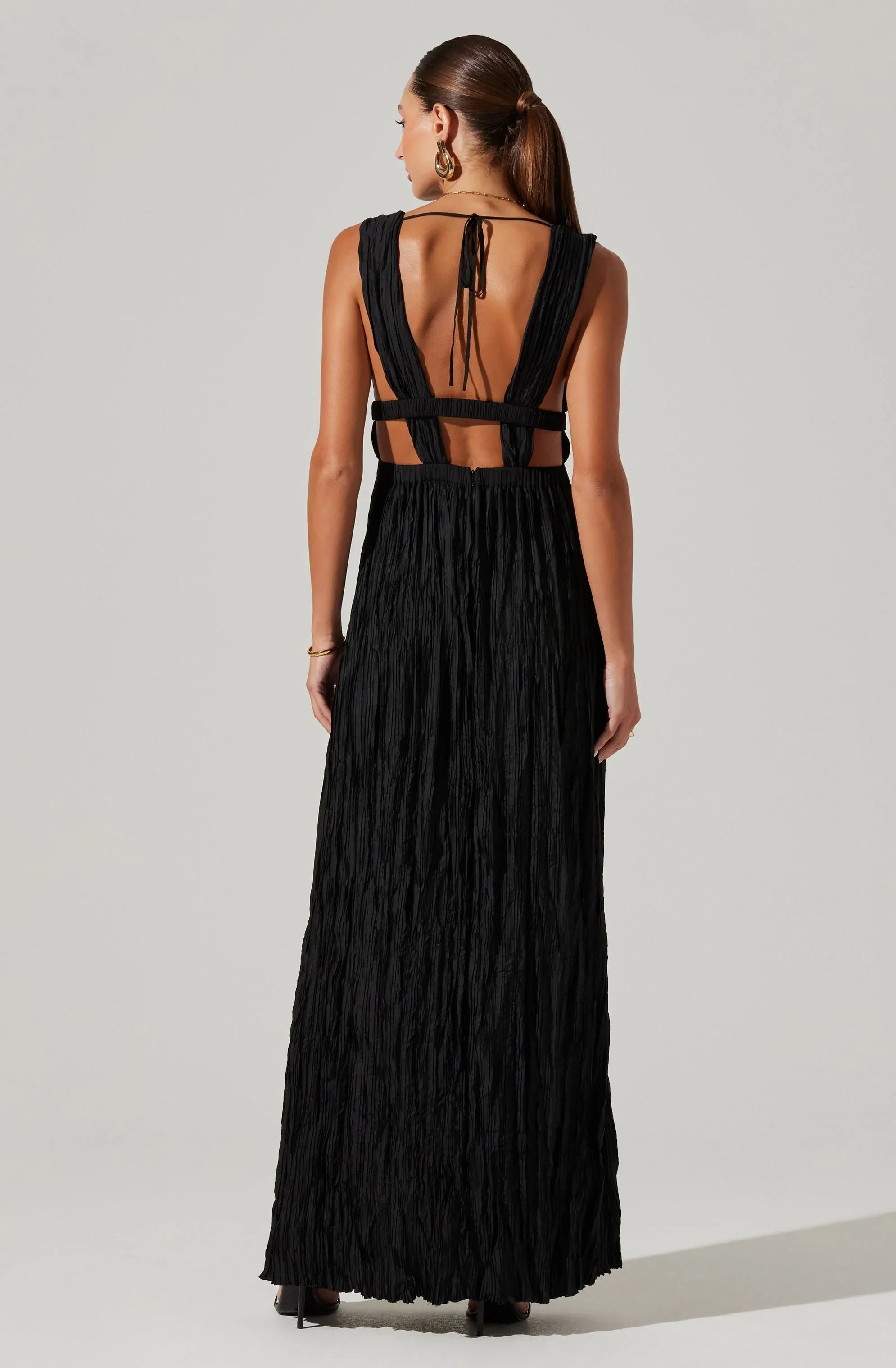 Tesni Pleated Maxi Dress